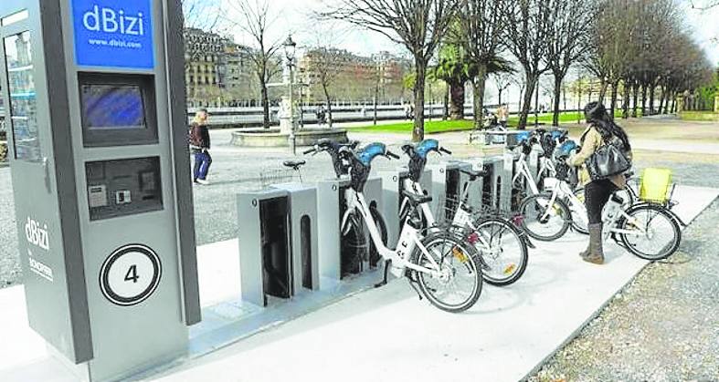 Sistema con bicis mecánicas y eléctricas y gestión municipal