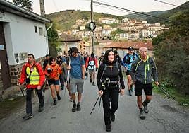 Instantes de la marcha de Hoyos