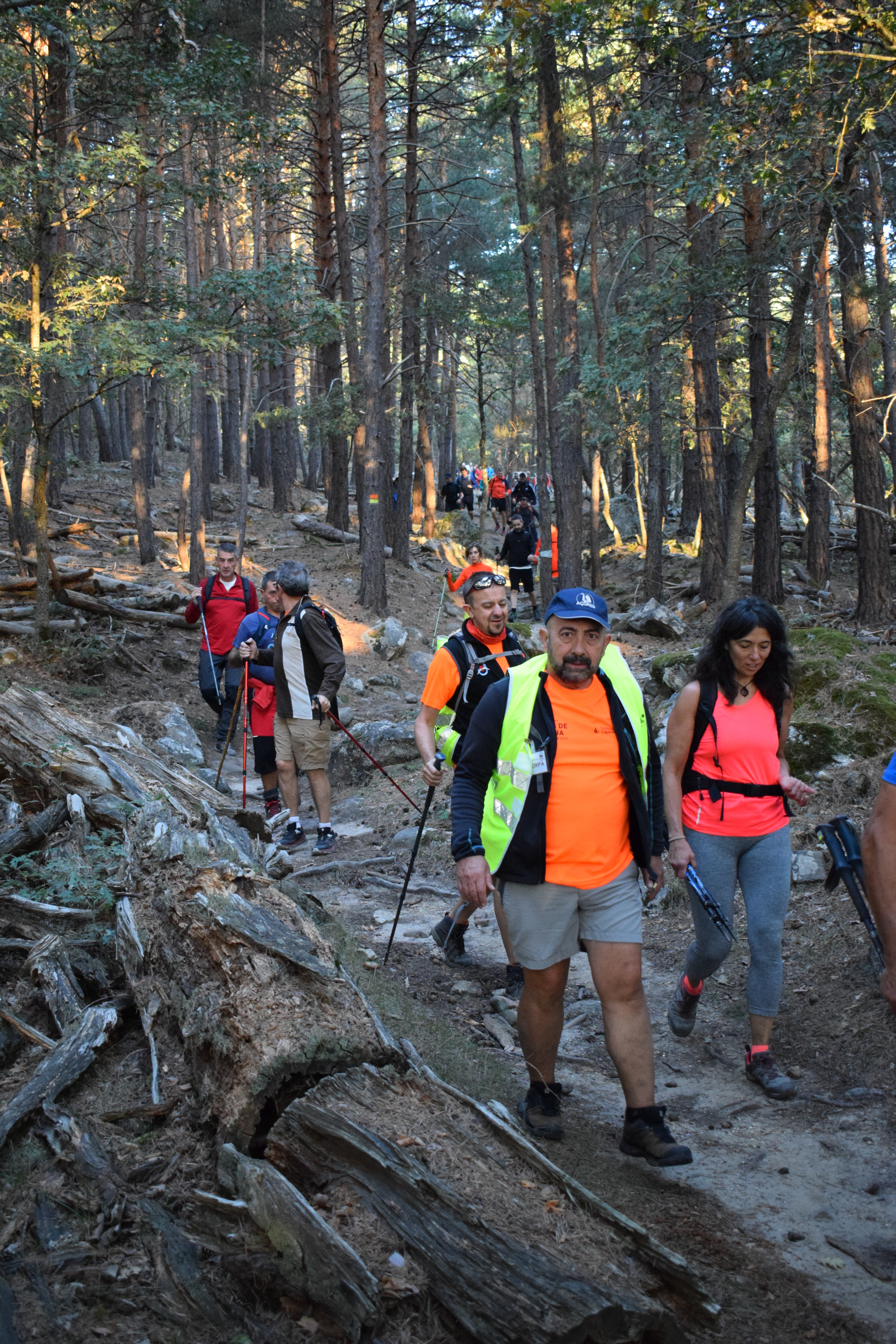Instantes de la marcha de Hoyos