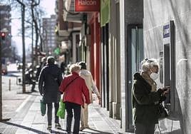 La Policía alerta de estafas a personas mayores en cajeros de Logroño