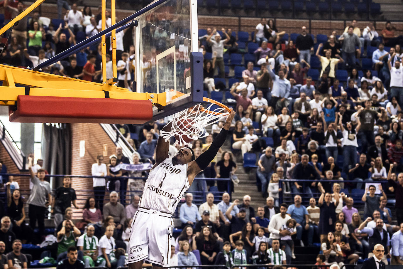 Clavijo 62 - Betis 56