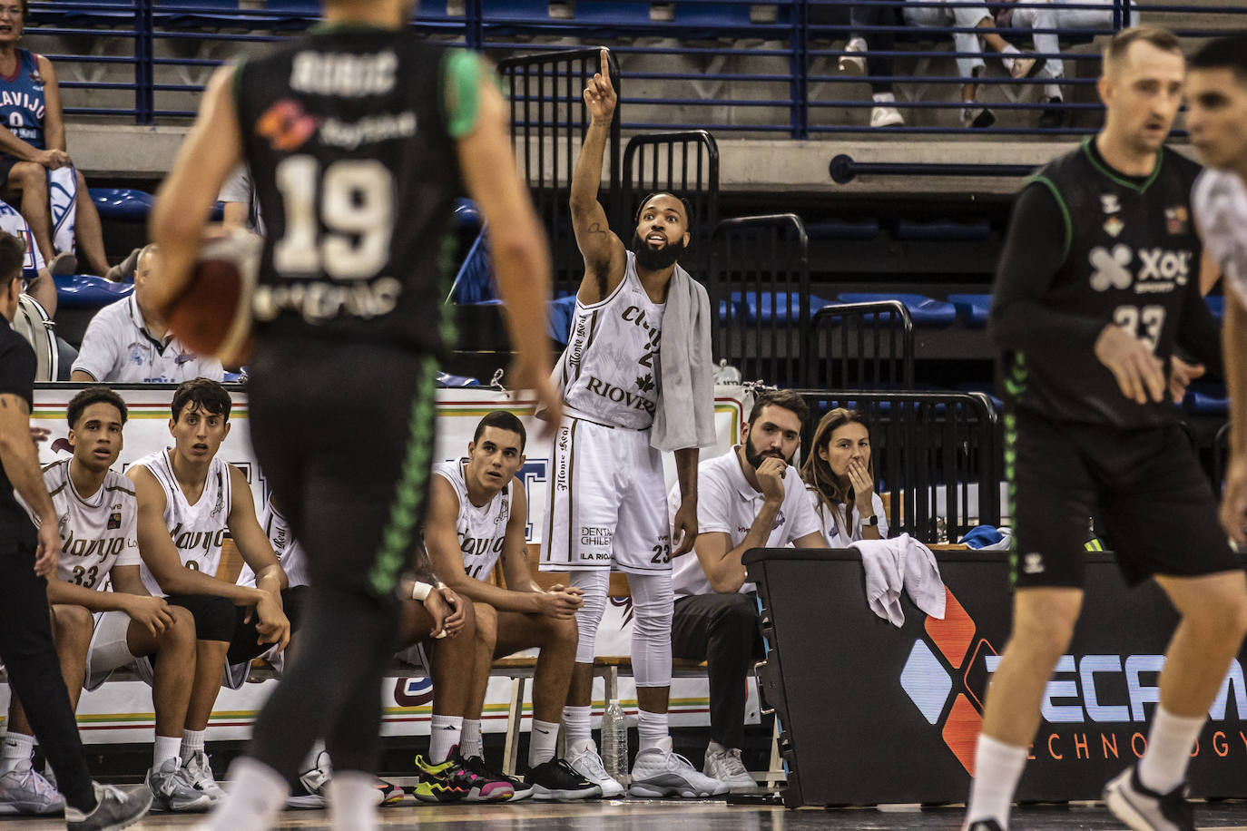 Clavijo 62 - Betis 56