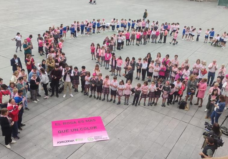 «No estáis solas», el grito unánime de apoyo a las pacientes de cáncer de mama