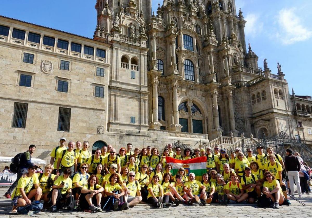 Fotografía de familia al llegar a Santiago de Compostela.