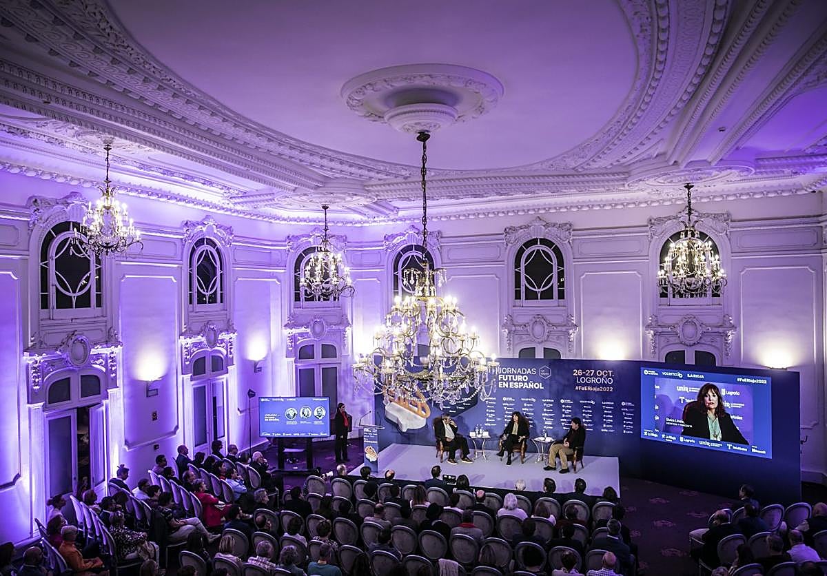 Sesión inaugural de Futuro en Español 2022 en el Círculo Logroñés.