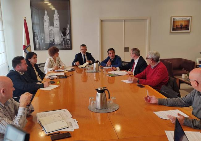 Técnicos, concejales, COAR y UDP participaron en la reunión de este jueves.