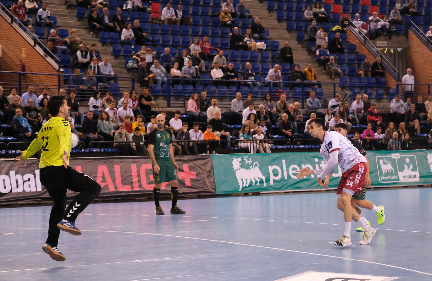 El BM Ciudad de Logroño cae ante el Cuenca