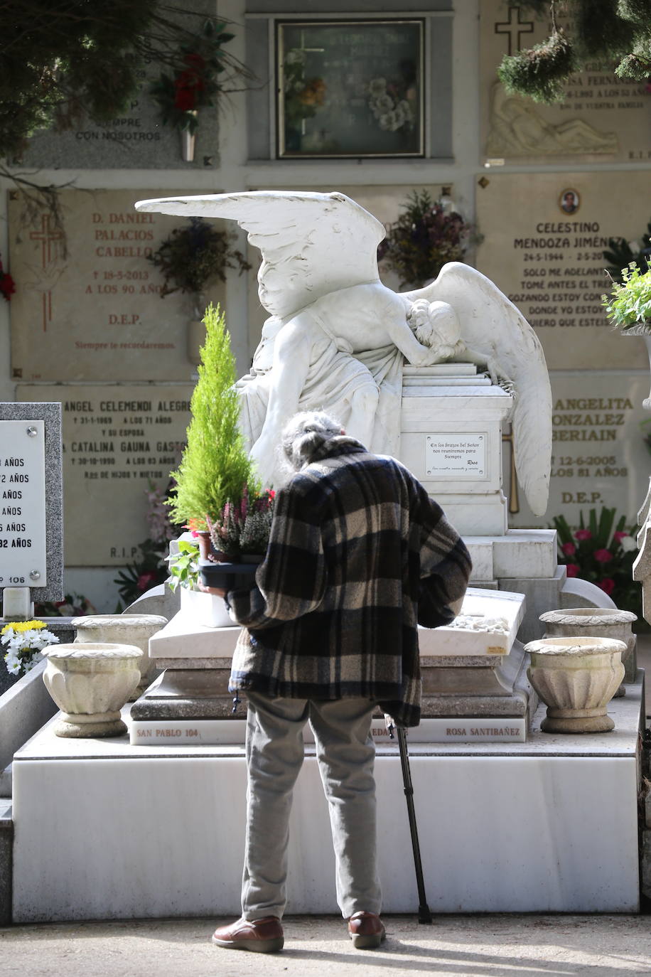 Homenaje a los difuntos durante el día