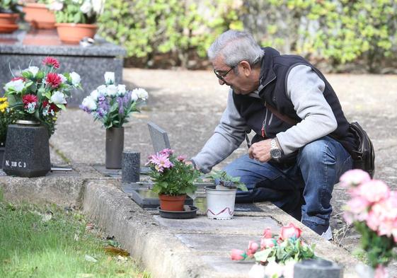 Homenaje a los difuntos durante el día