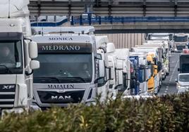 Camioneros riojanos durante una huelga del transporte en marzo de 2022.