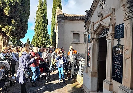 Recorrido por el camposanto calagurritano, ayer por la mañana.