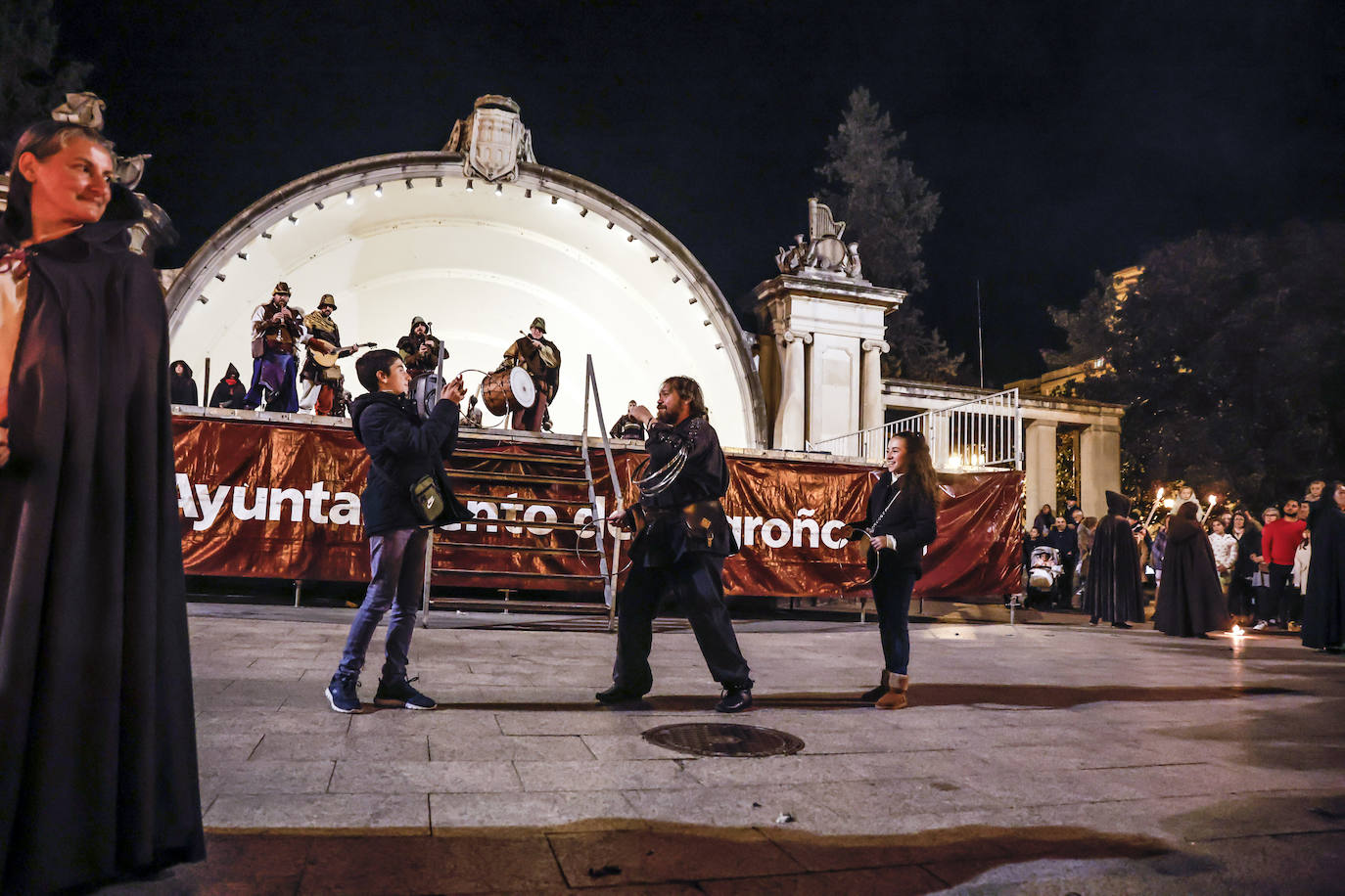 &#039;El baile de los malditos&#039; cerró la fiestas de las brujas