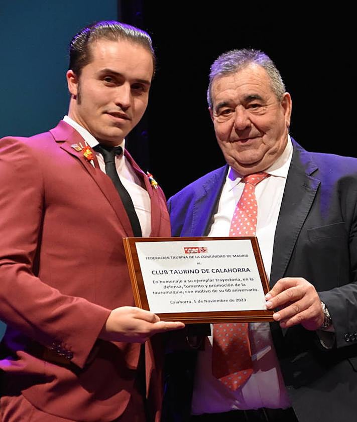 Imagen secundaria 2 - Miguel Garcia con Álvaro Lorenzo (izquierda) y Miguel Fajardo (derecha).