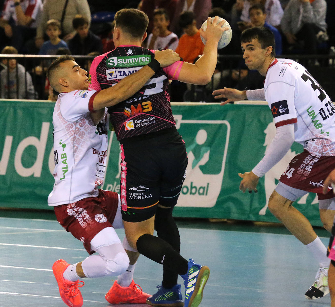 El Ciudad de Logroño logra una necesitada victoria frente al Puente Genil