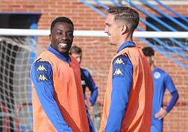 Jannick Buyla y Rubio, en un entrenamiento de la SD Logroñés.