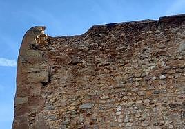 Imagen del desprendimiento del torreón del Portillo de la Rosa.