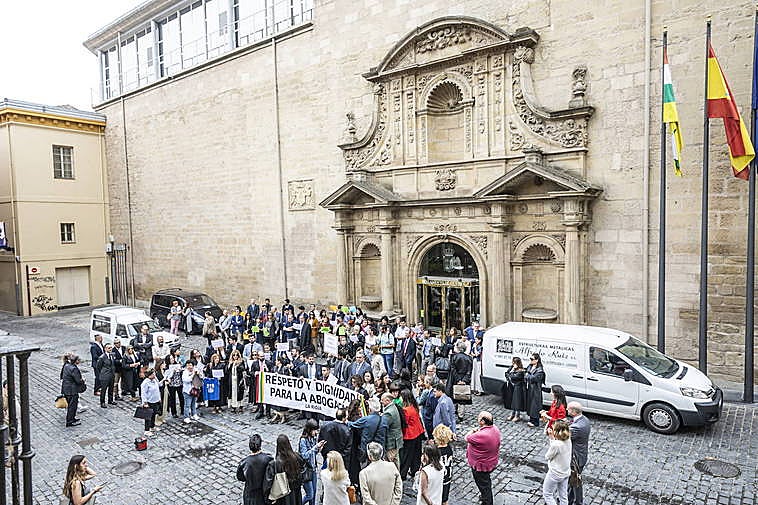 Concentración en agosto del sector de la abogacía.
