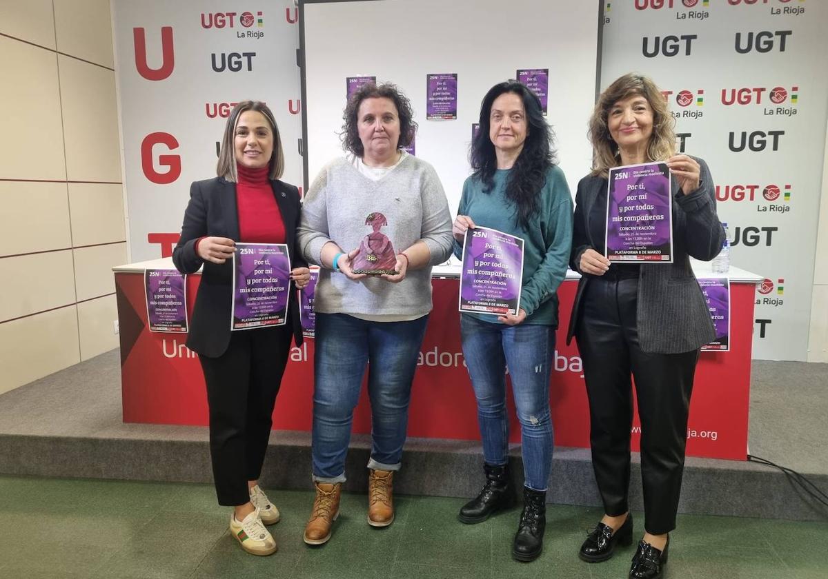 Representantes de la Plataforma 8 de Marzo, tras la presentación de los actos por el 25N.