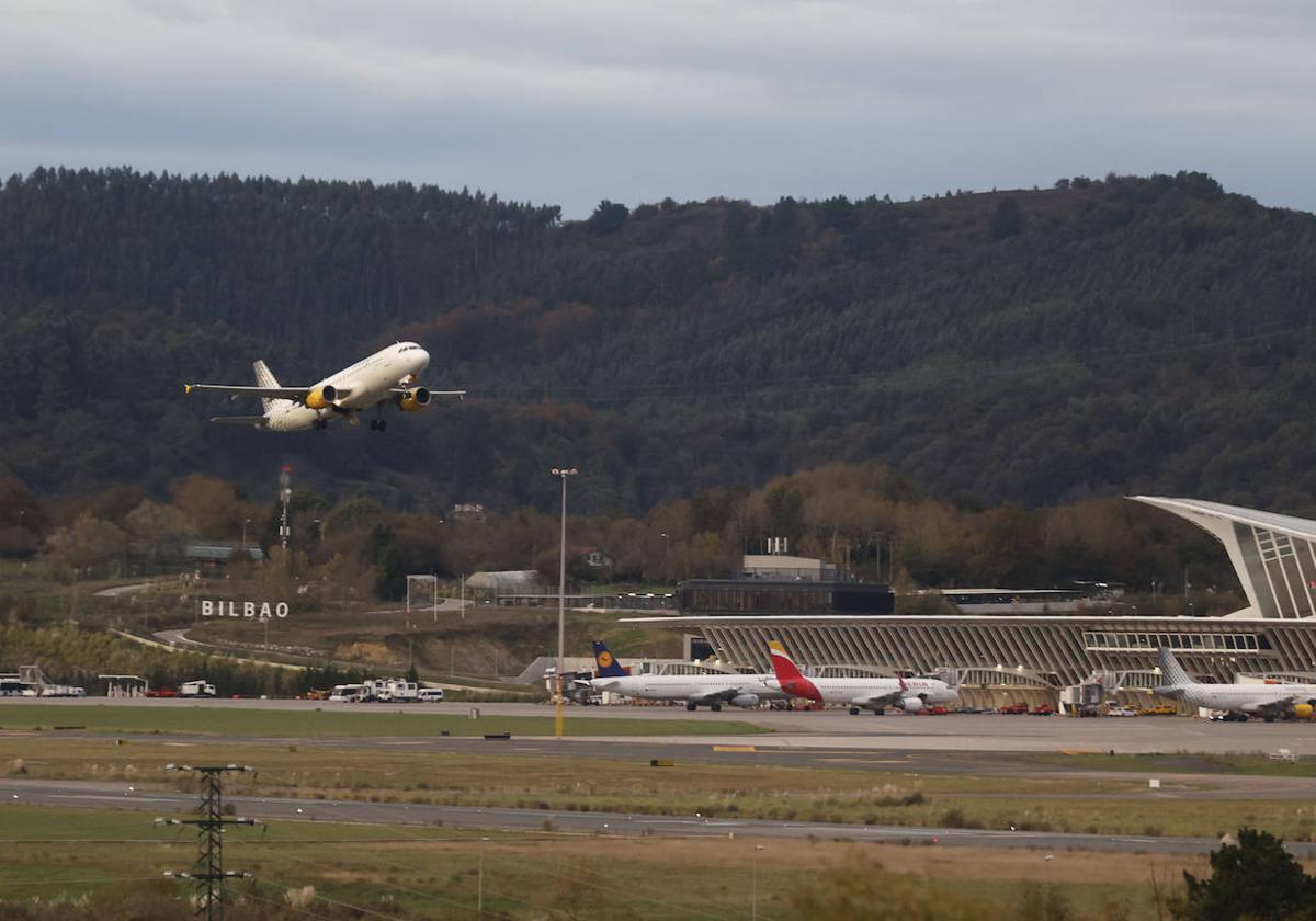 El aeropuerto de Bilbao en una imagen de archivo