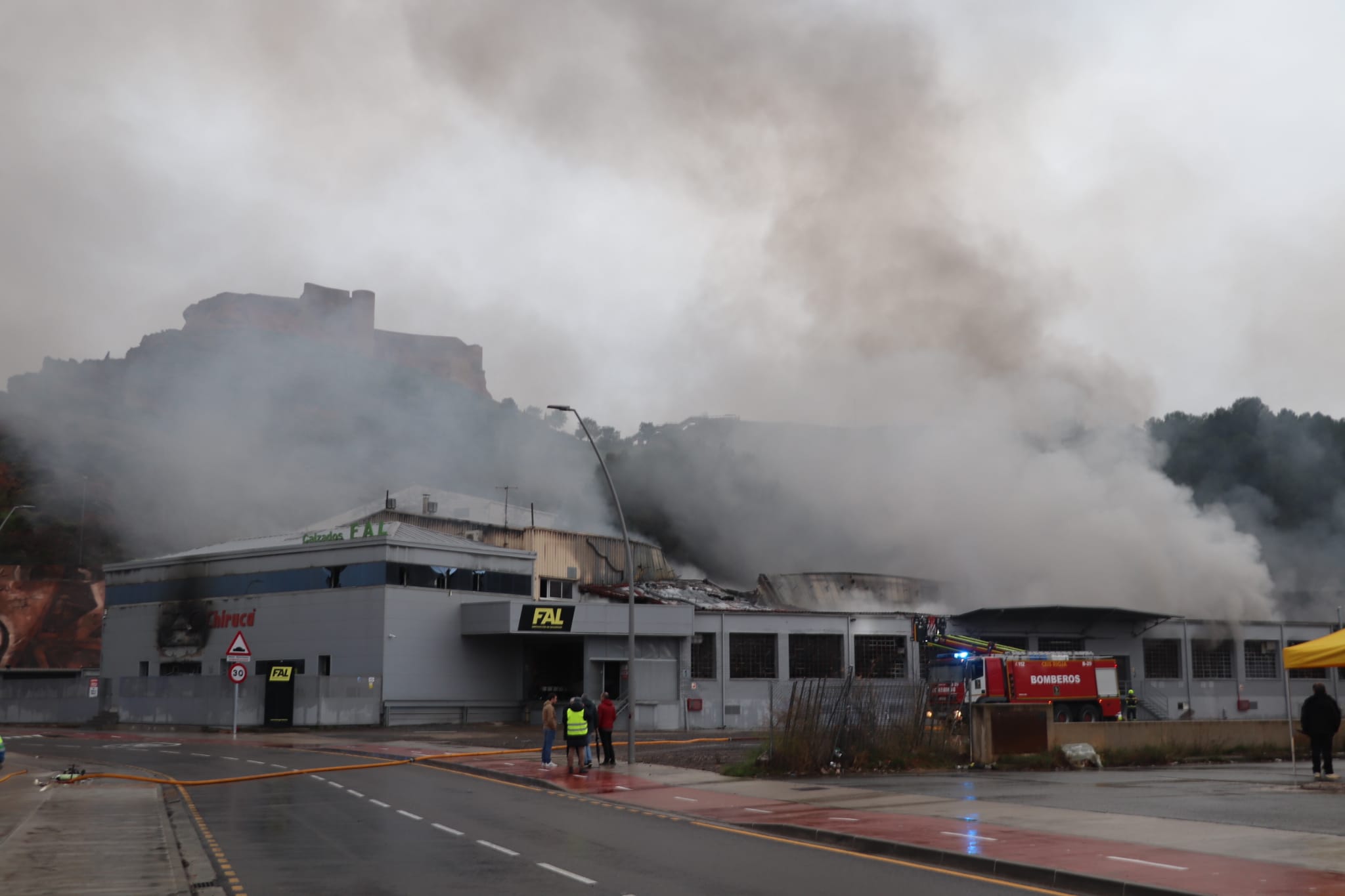 Así han quedado las instalaciones de Calzados Fal tras el incendio