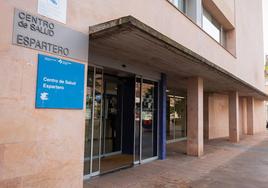 Zona de acceso al centro de salud Espartero, en Logroño.