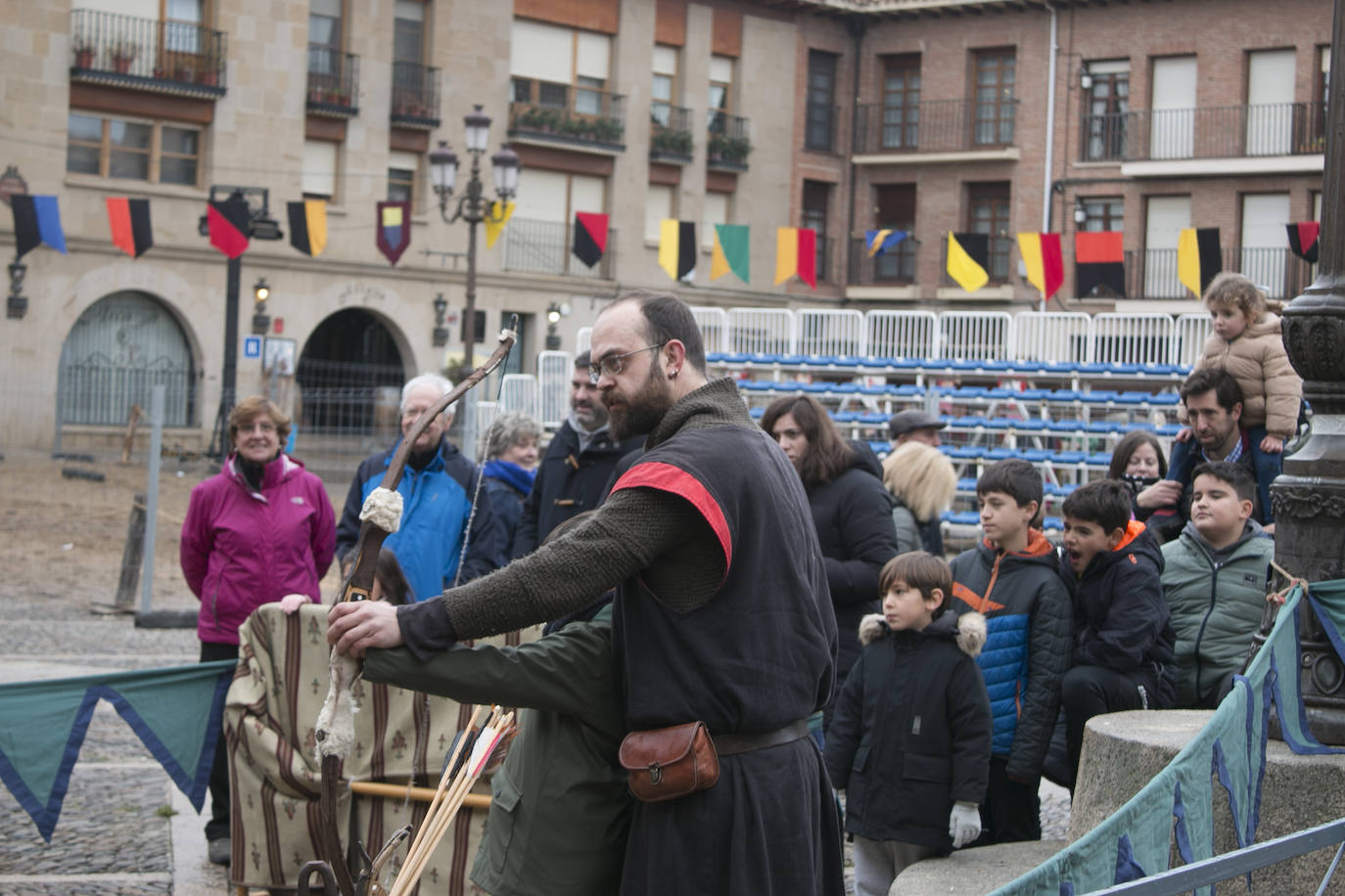 Las ferias de Santo Domingo continúan bajo la lluvia