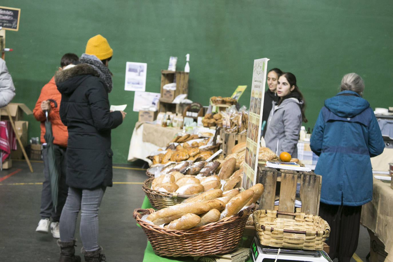 Las ferias de Santo Domingo continúan bajo la lluvia