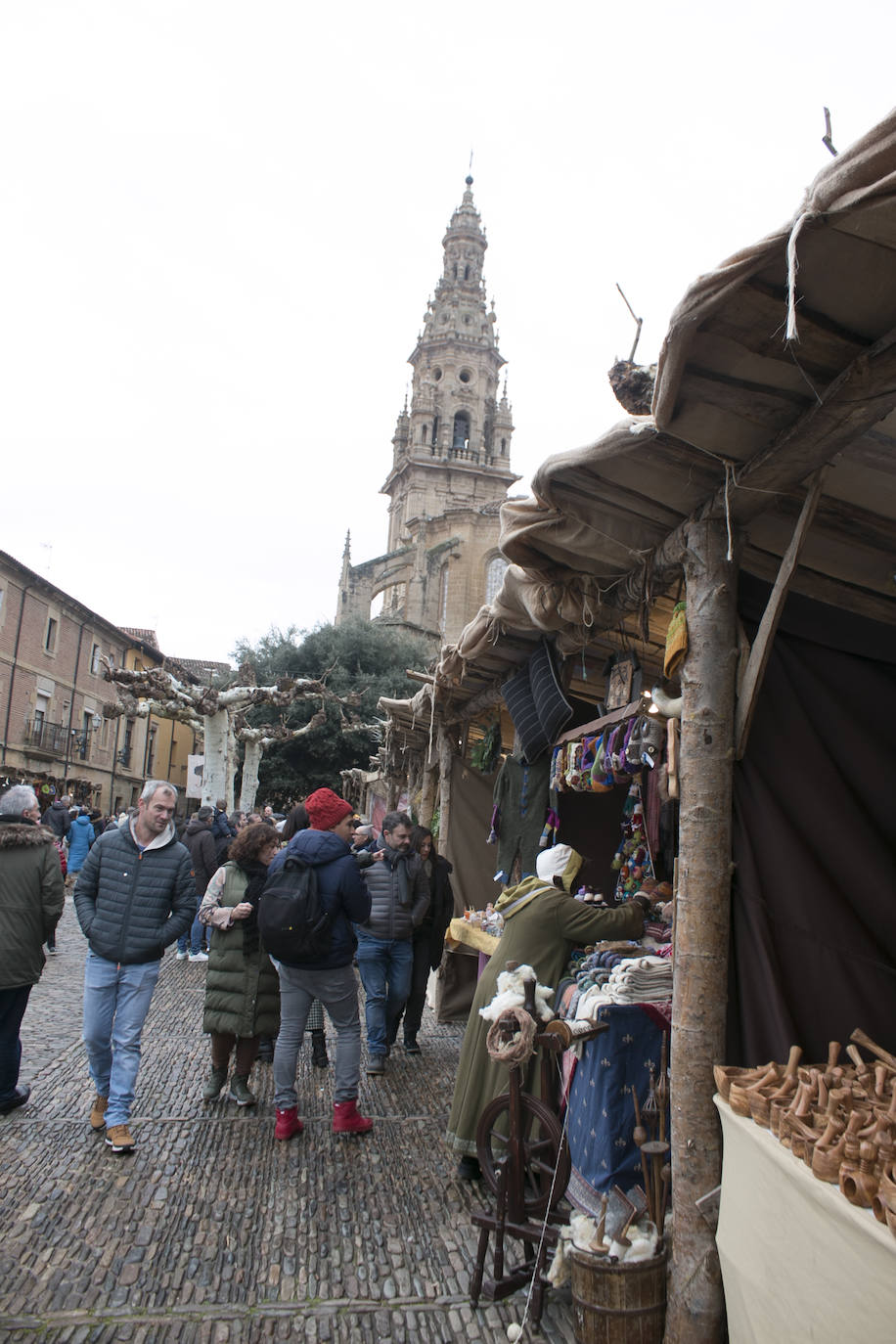 Las ferias de Santo Domingo continúan bajo la lluvia