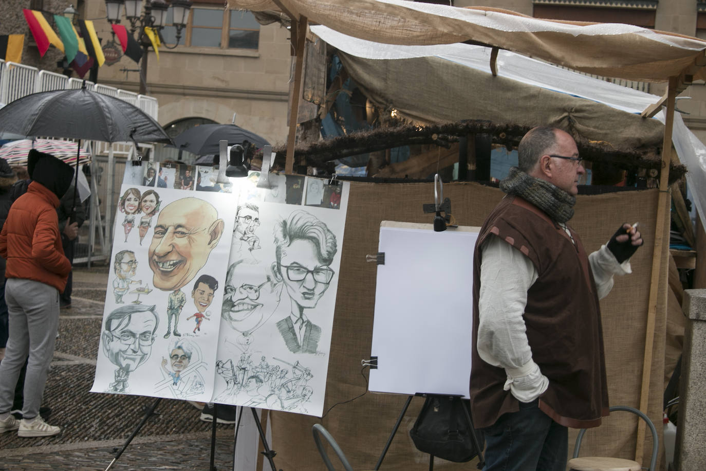 Las ferias de Santo Domingo continúan bajo la lluvia
