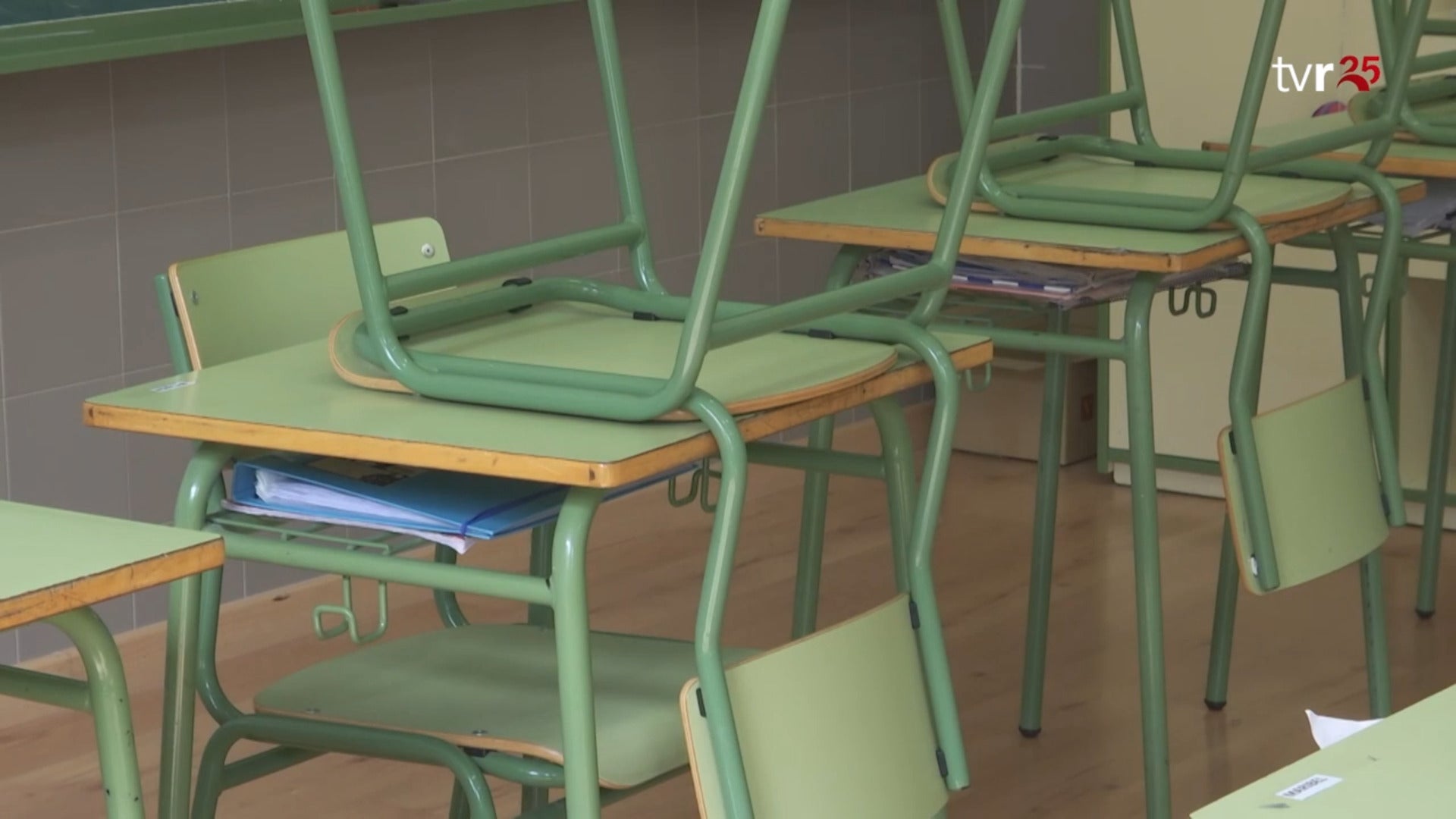 Detenido un profesor que tenía conversaciones sexuales con una alumna a través de un chat del propio colegio