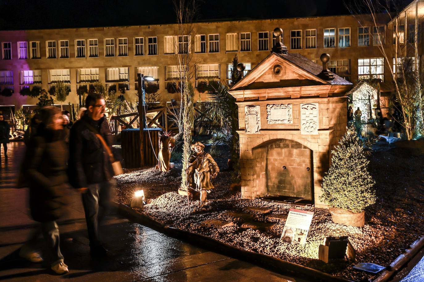Primera visita nocturna del belén de Logroño