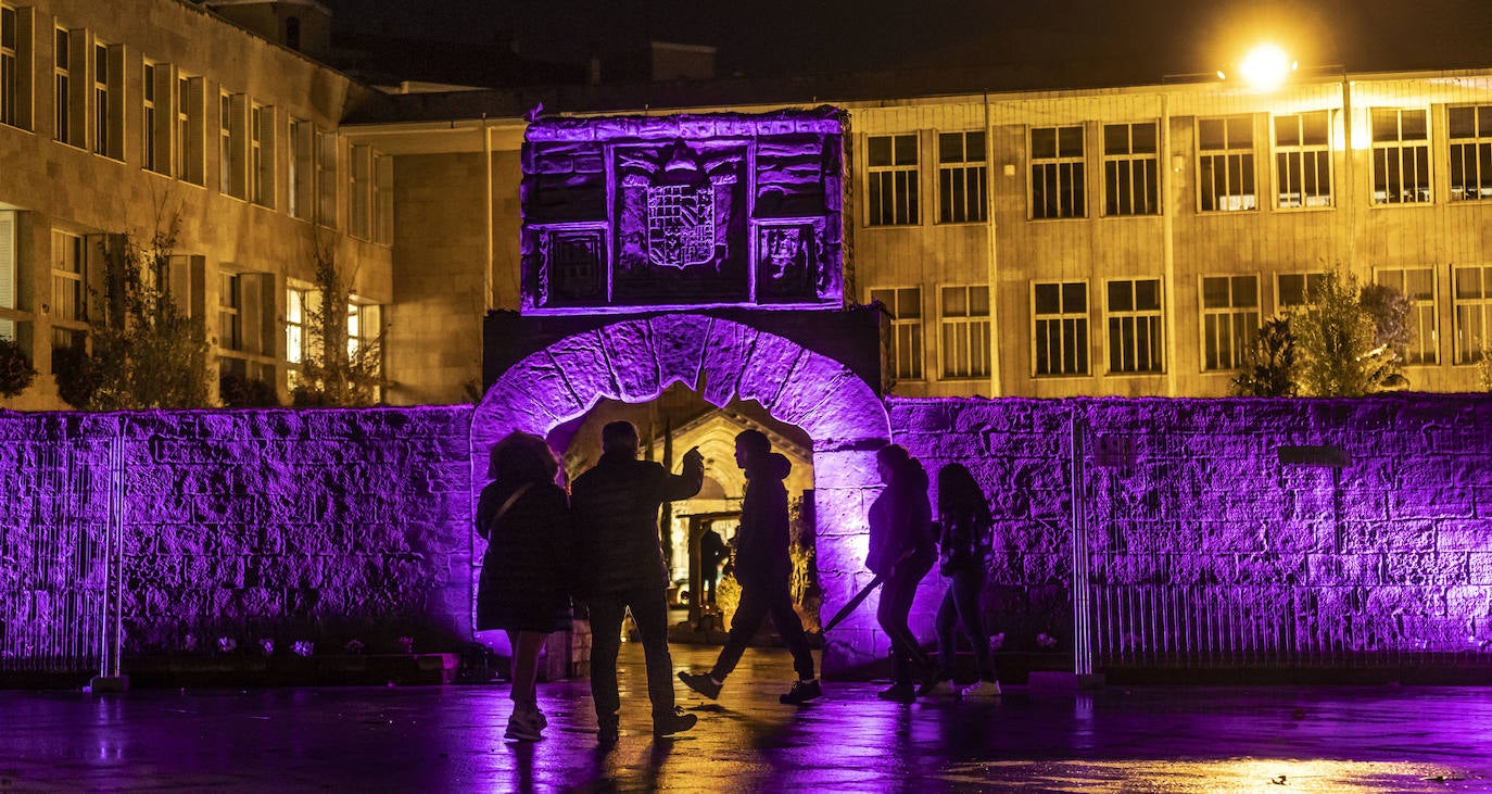 El Belén de Logroño brilla en la noche