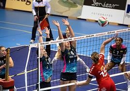 Fortuna, máxima anotadora del encuentro, ante la defensa jarrera.