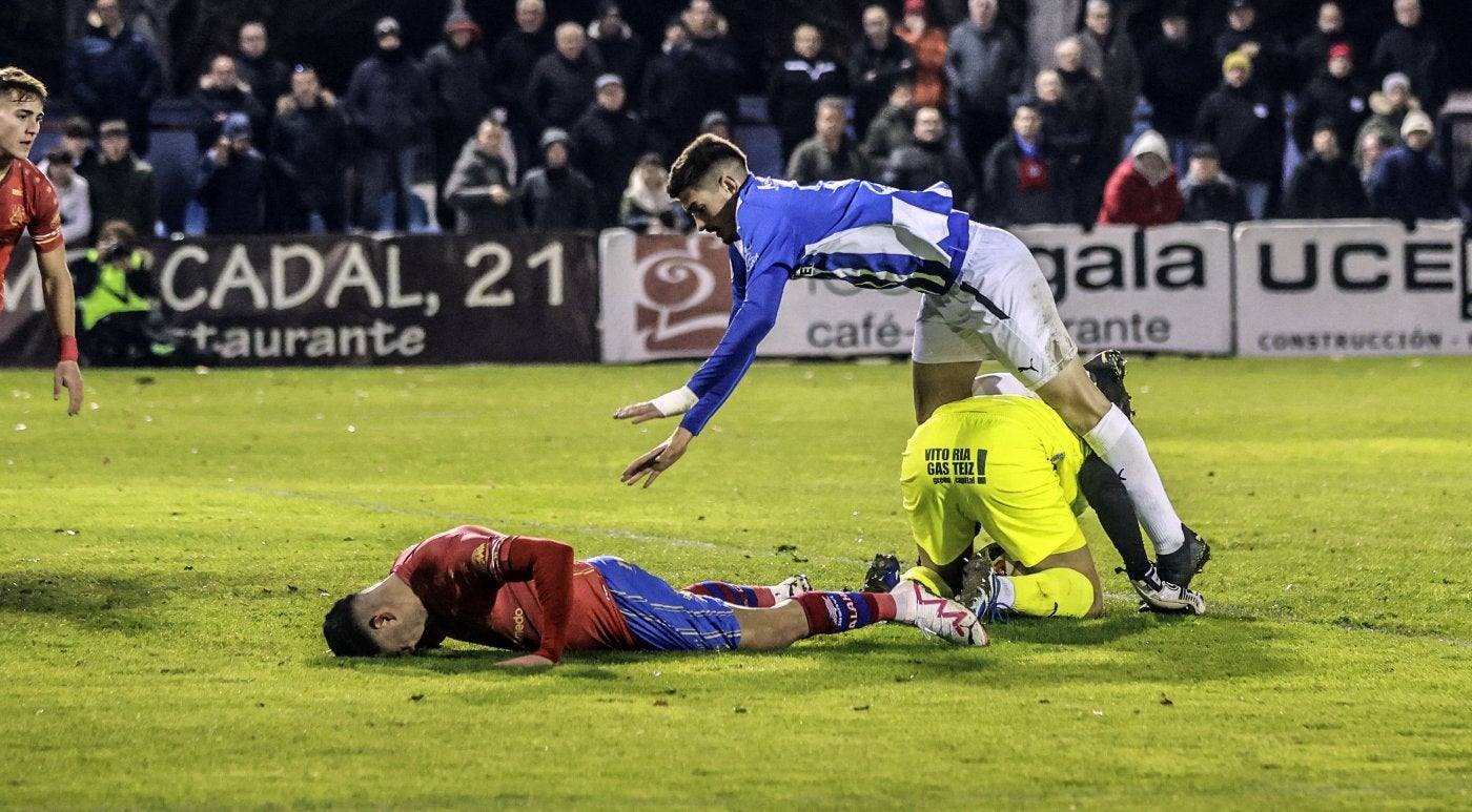 Kevin Soeiro se lamenta tras una oportunidad del Calahorra.