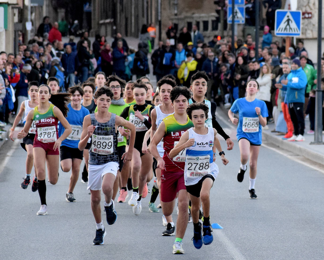 Las imágenes de la carrera popular Virgen de la Esperanza disputada en Cenicero