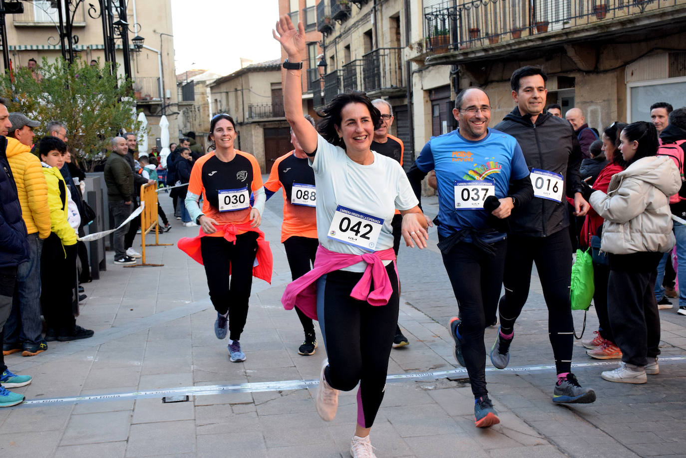 Las imágenes de la carrera popular Virgen de la Esperanza disputada en Cenicero