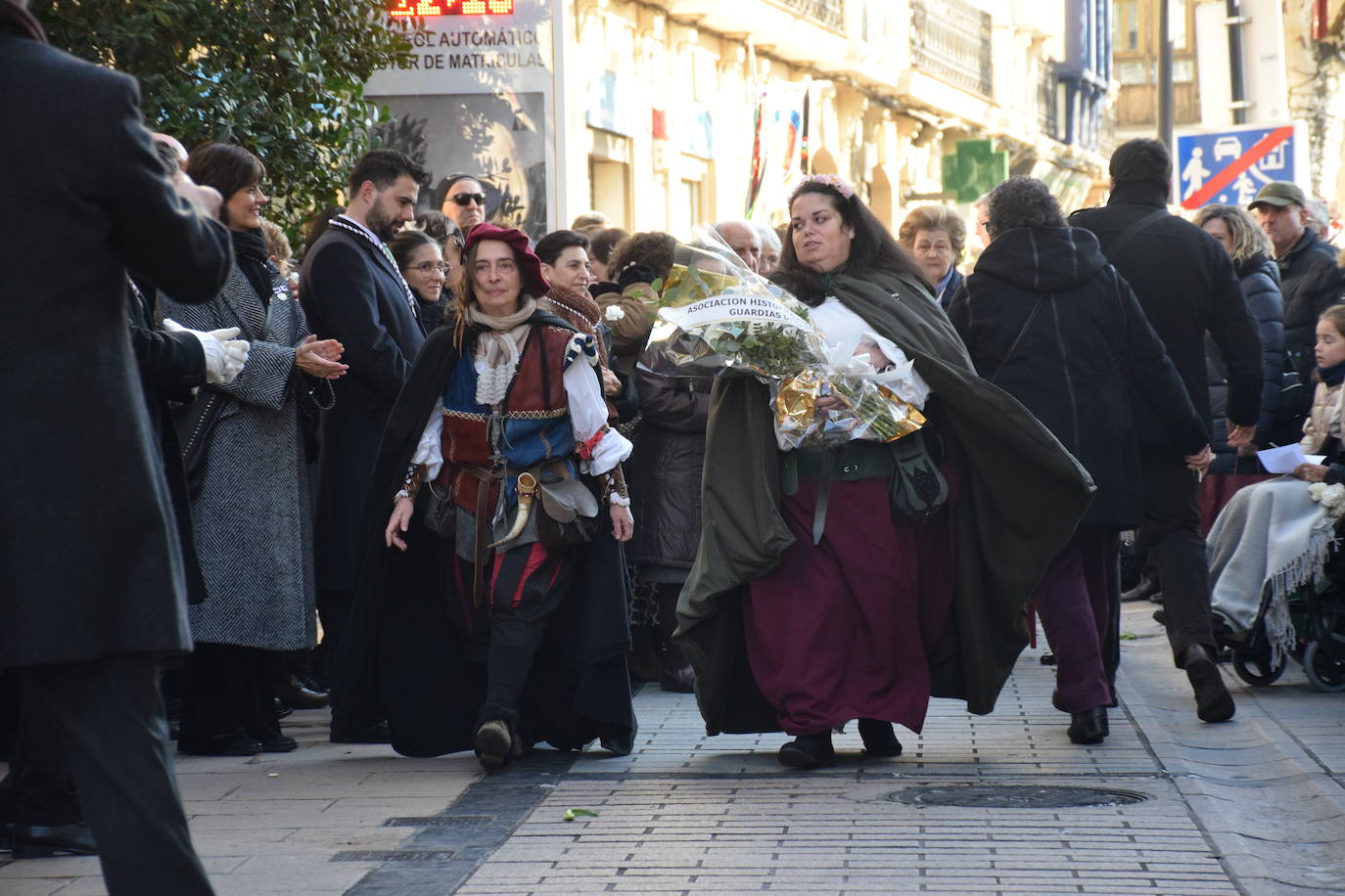 Ofrenda de flores a la Virgen de la Esperanza