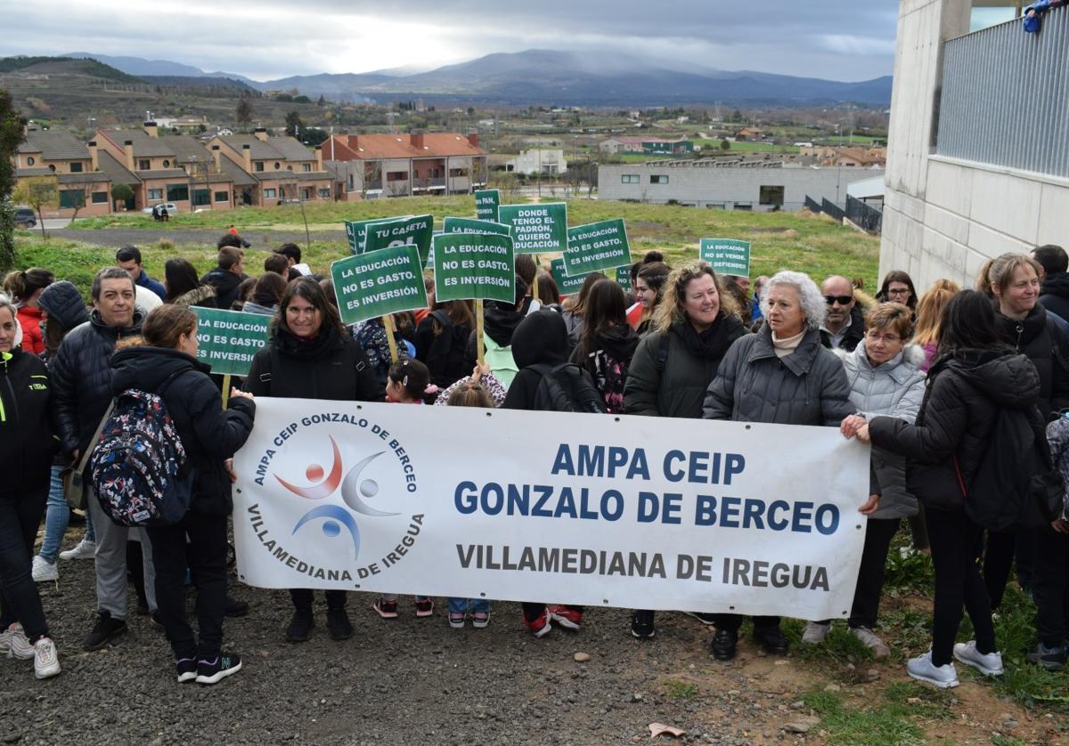 Protesta de las AMPA de Villamediana para exigir cuarto de la ESO.