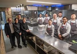 Equipo que forma Lumbre, con Jorge Blanco a la izquierda del todo.