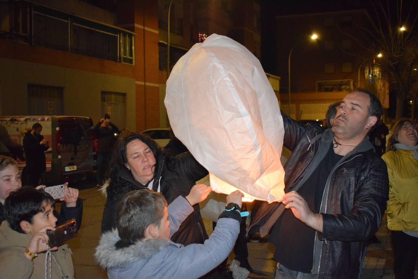 Suelta de farolillos en Fuenmayor