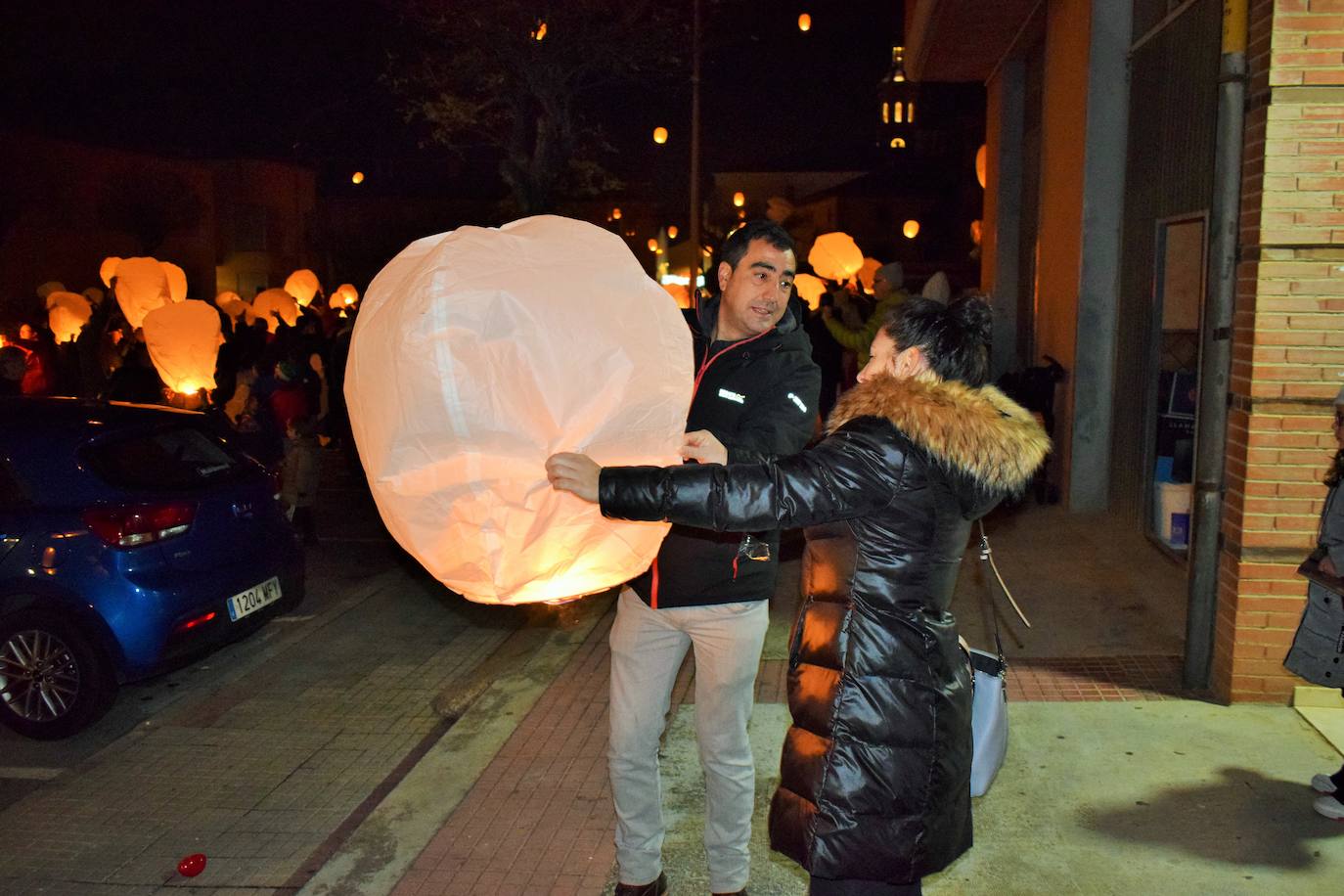 Suelta de farolillos en Fuenmayor