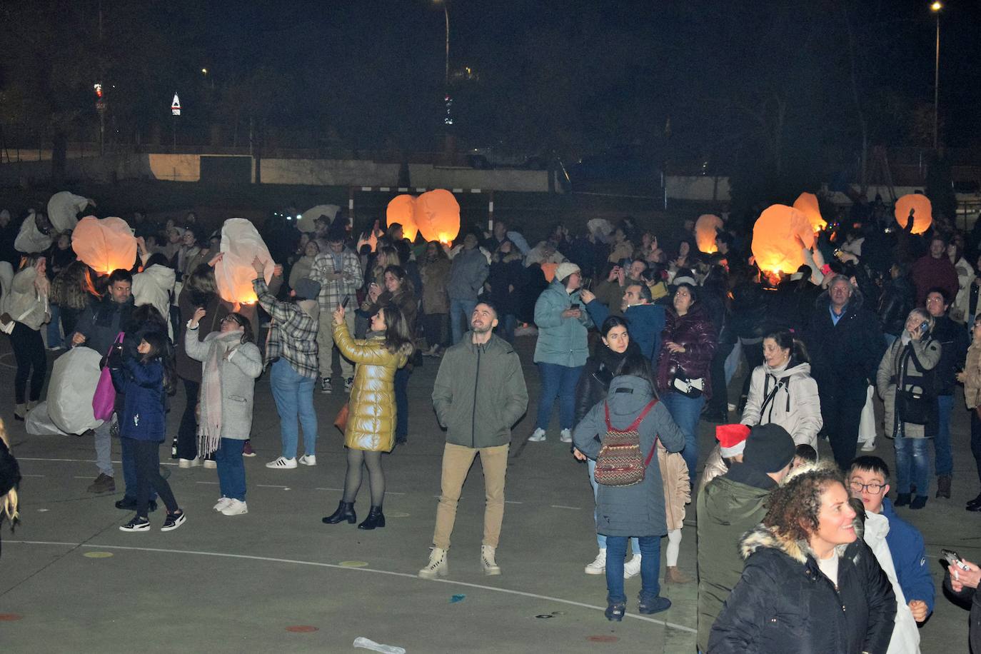 Suelta de farolillos en Fuenmayor