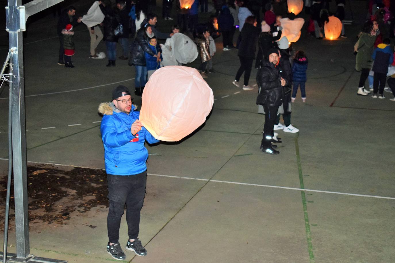 Suelta de farolillos en Fuenmayor