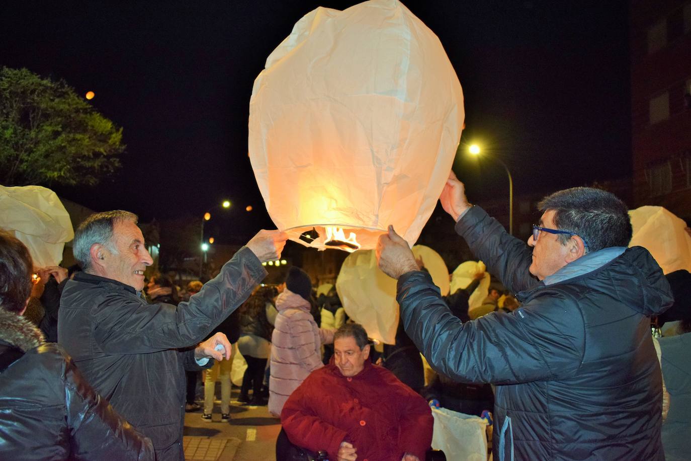 Suelta de farolillos en Fuenmayor