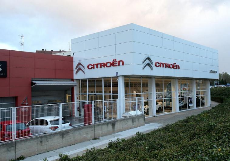 El concesionario de Citroën se encuentra en el cruce de Lope de Vega con la calle Piqueras.