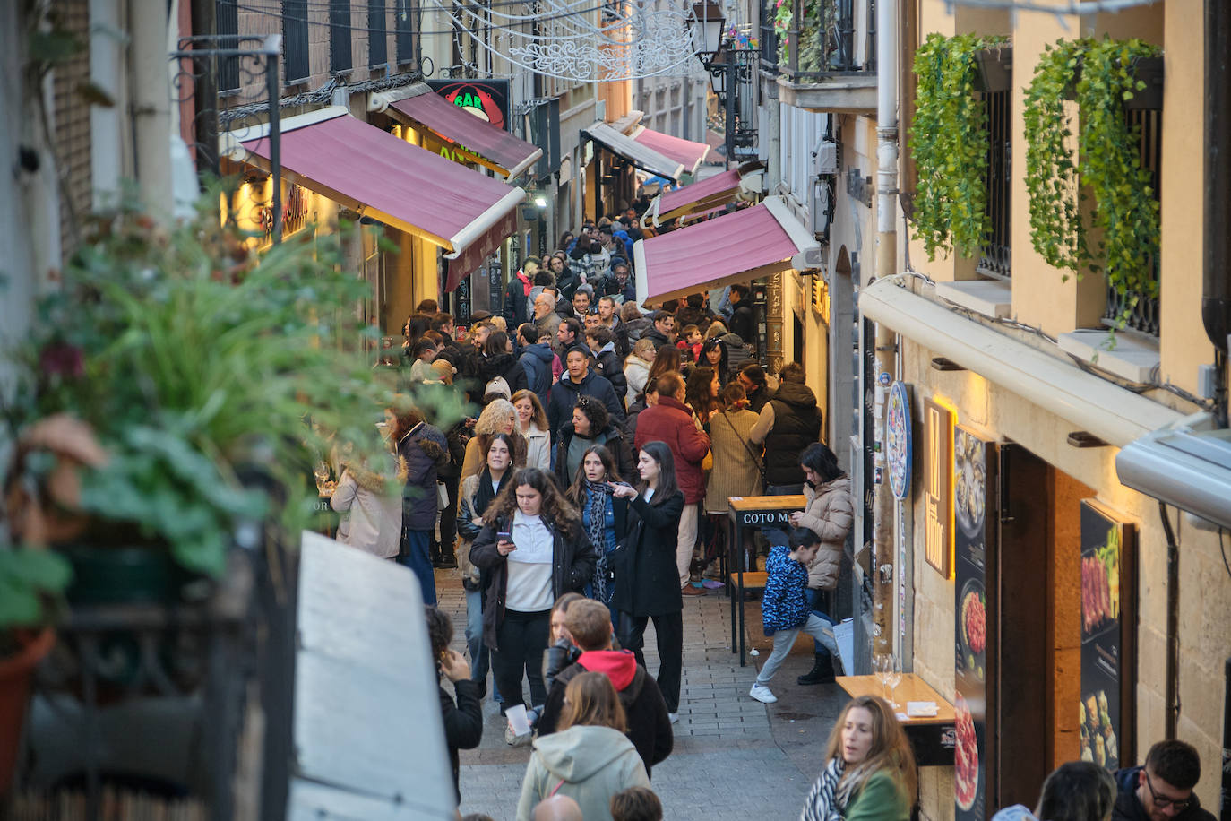 Ambiente en las calles Laurel y San Juan