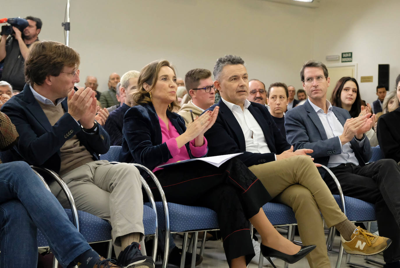 Fotos: Almeida y Gamarra acompañan a Conrado Escobar en su presentación como candidato a la Alcaldía de Logroño