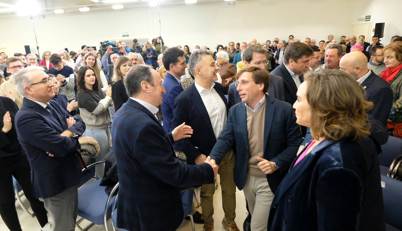 Fotos: Almeida y Gamarra acompañan a Conrado Escobar en su presentación como candidato a la Alcaldía de Logroño