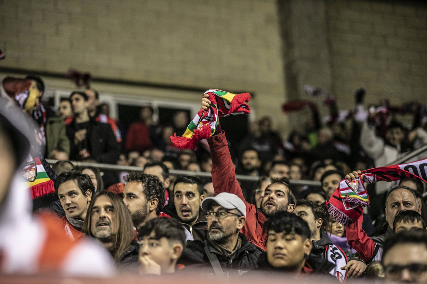 Fotos: El partido de Copa en Las Gaunas se vivió con emoción