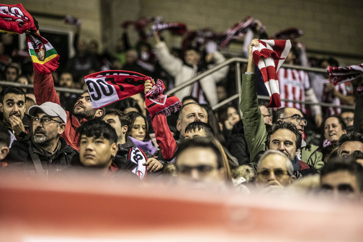 Fotos: El partido de Copa en Las Gaunas se vivió con emoción